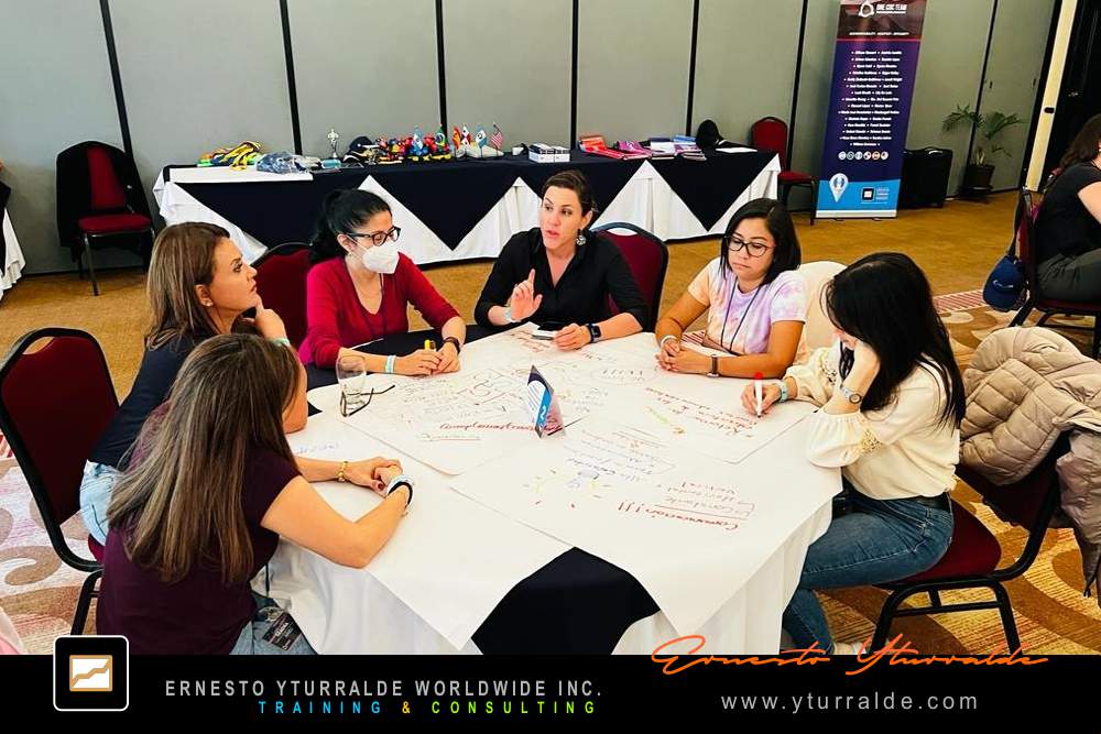 Facilitación World Café para procesos de cambio organizacional | Ernesto Yturralde Worldwide Inc.